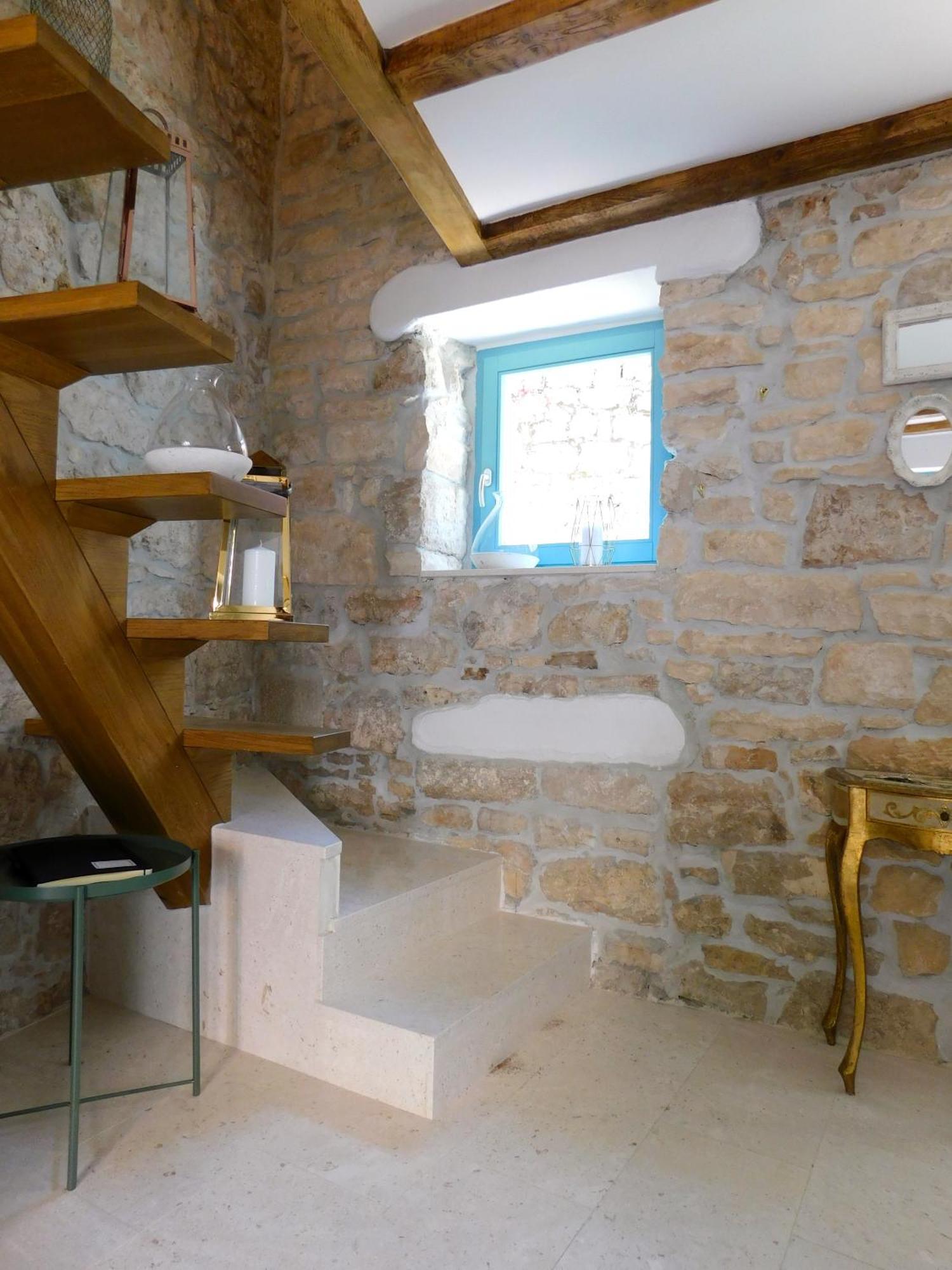 Apartment Bezauberndes Steinhaus Mit Garten In Der Altstadt Von Rovinj
