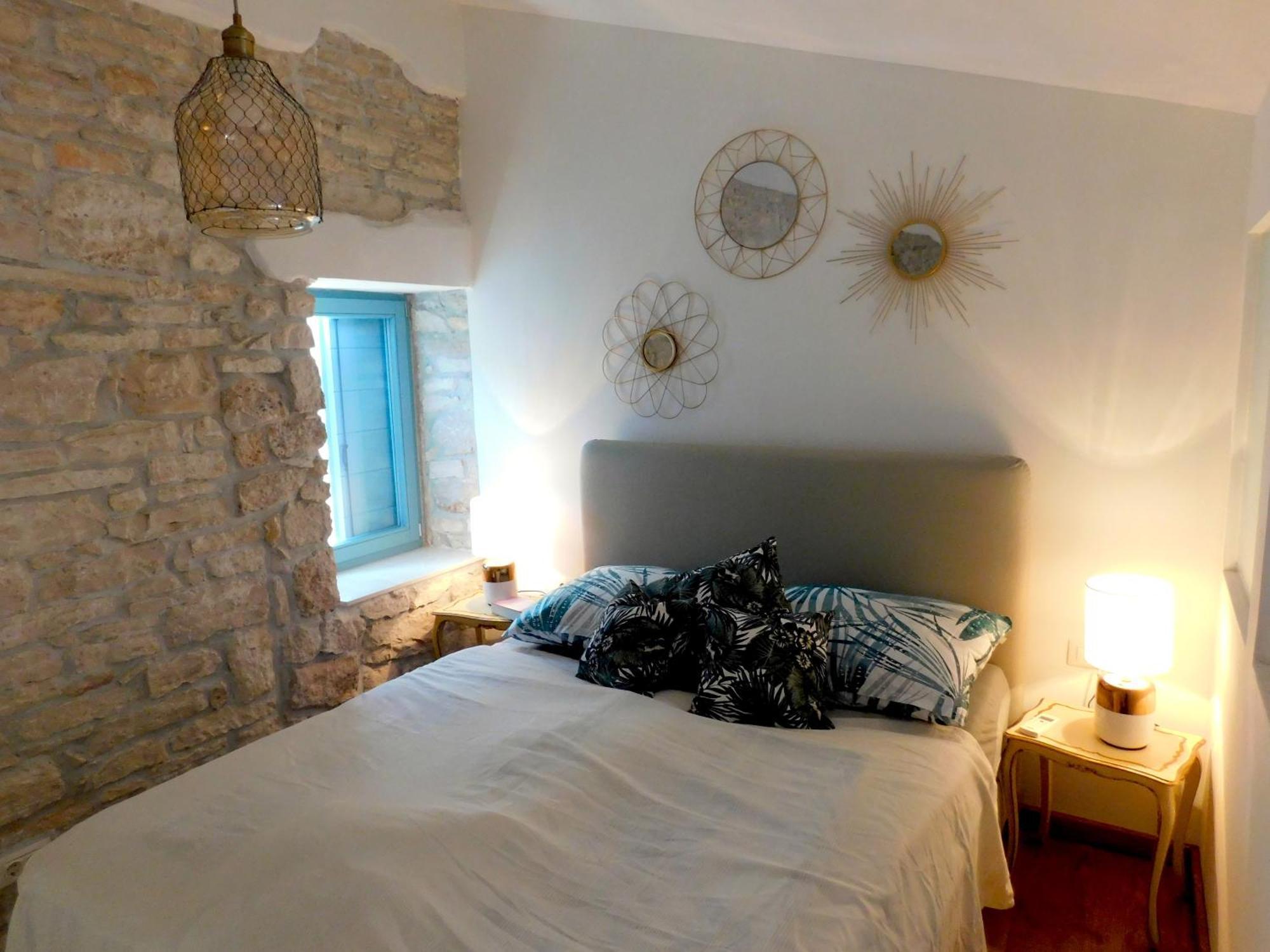 Apartment Bezauberndes Steinhaus Mit Garten In Der Altstadt Von Rovinj