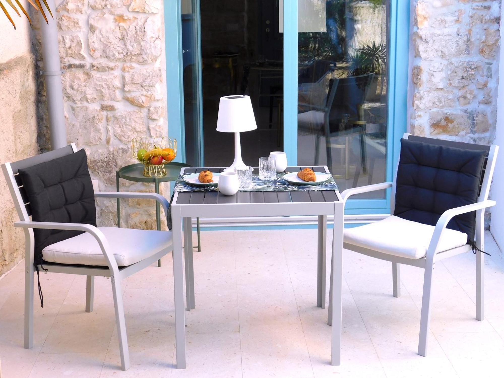 Apartment Bezauberndes Steinhaus Mit Garten In Der Altstadt Von